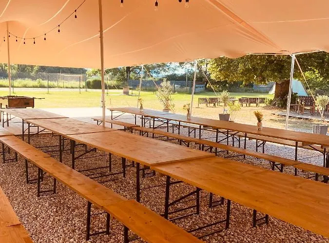 Οργανωμένο κάμπινγκ Greenvalleyglamping Sesce Pri Preboldu